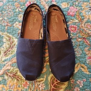TOMS Navy Size 9 Slip Ons